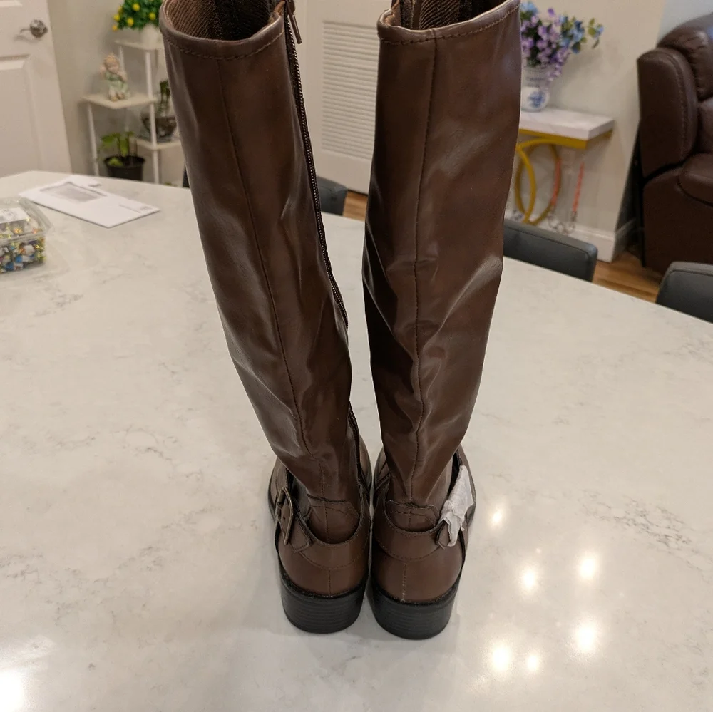 Women's Size 7 Boots